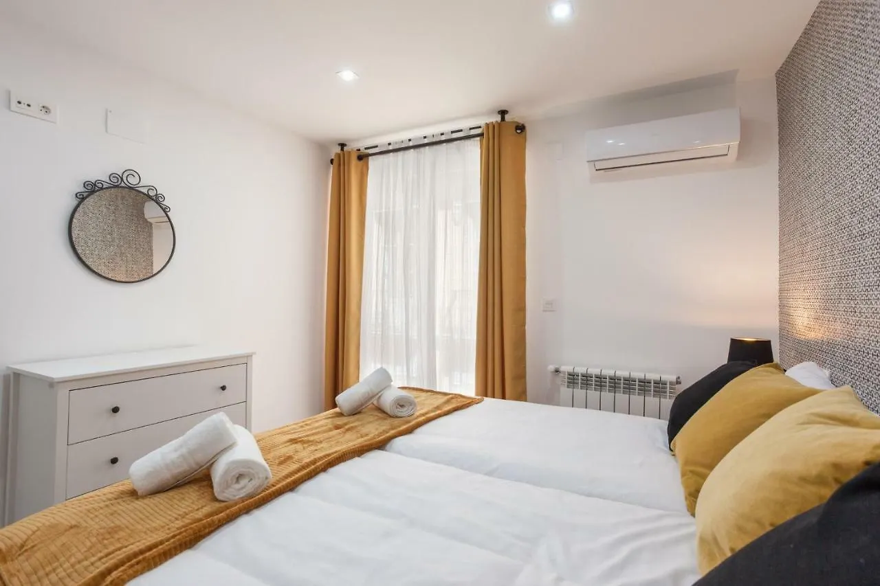 Apartamentos Reina Isabel Granada